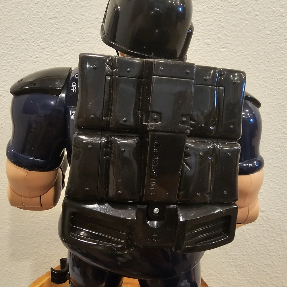 Hap-P-Kid 2010 Talking Policeman Figure‎ Toy
